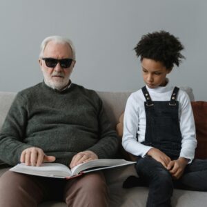 CURSO DE GUÍA PARA PERSONAS CON DISCAPACIDAD VISUAL