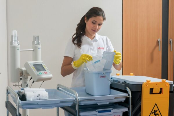 EXPERTO SUPERIOR EN  LIMPIEZA Y DESINFECCIÓN HOSPITALARIAS