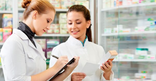 AUXILIAR SUPERIOR EN FARMACIA